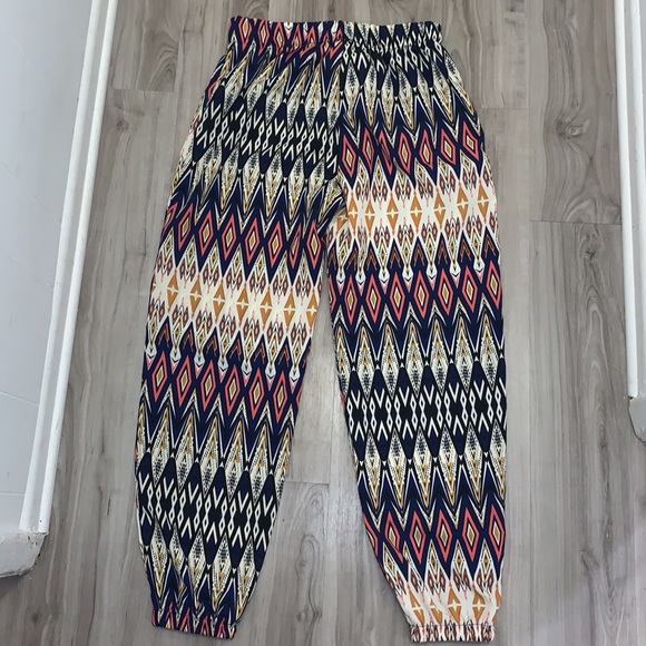 Papaya Slouchy Pants size large - Picture 5 of 5
